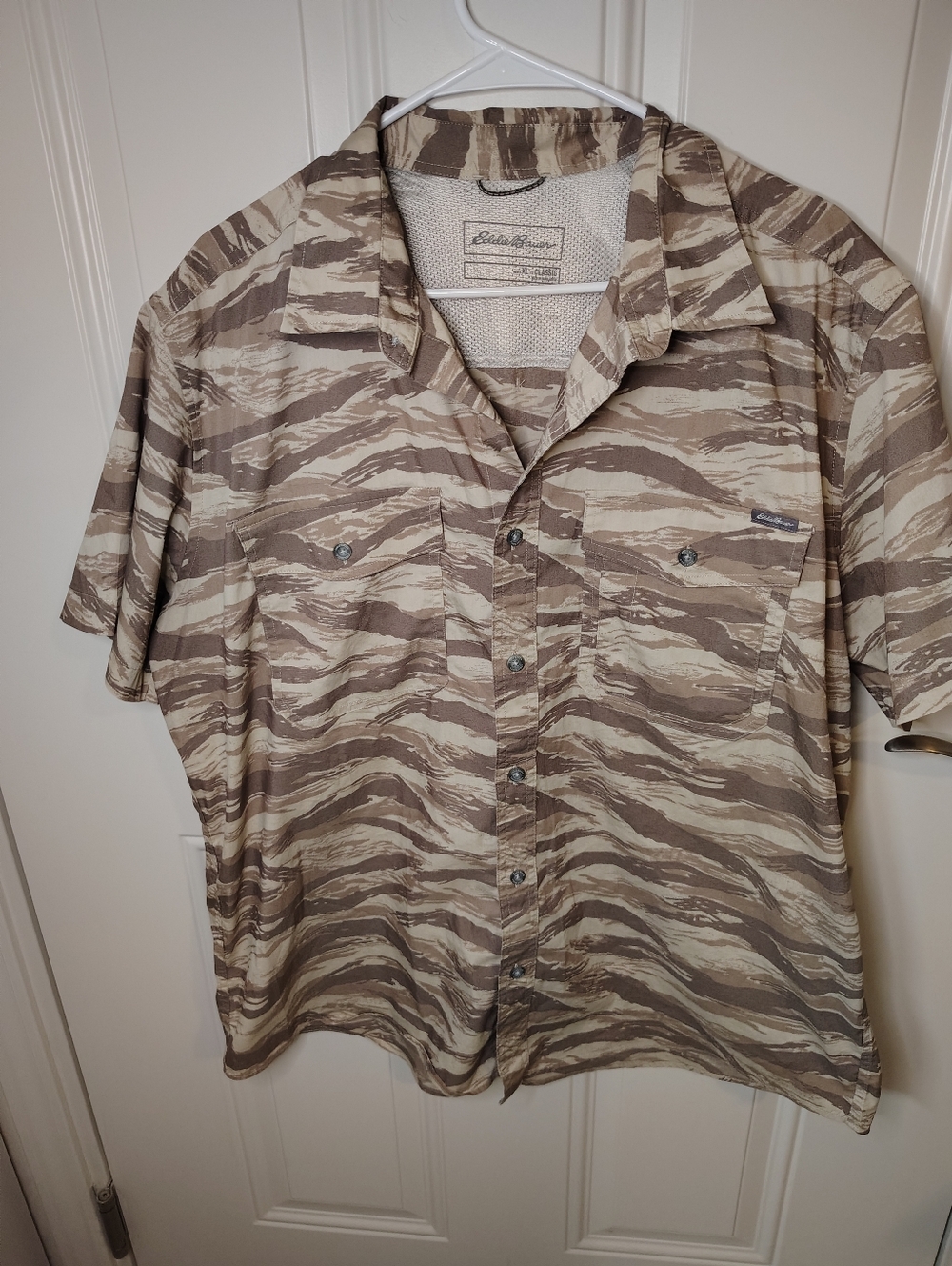 Eddie Bauer Size XL Classic Vented Camo Shirt Short Sleeve Button Up Outdoors